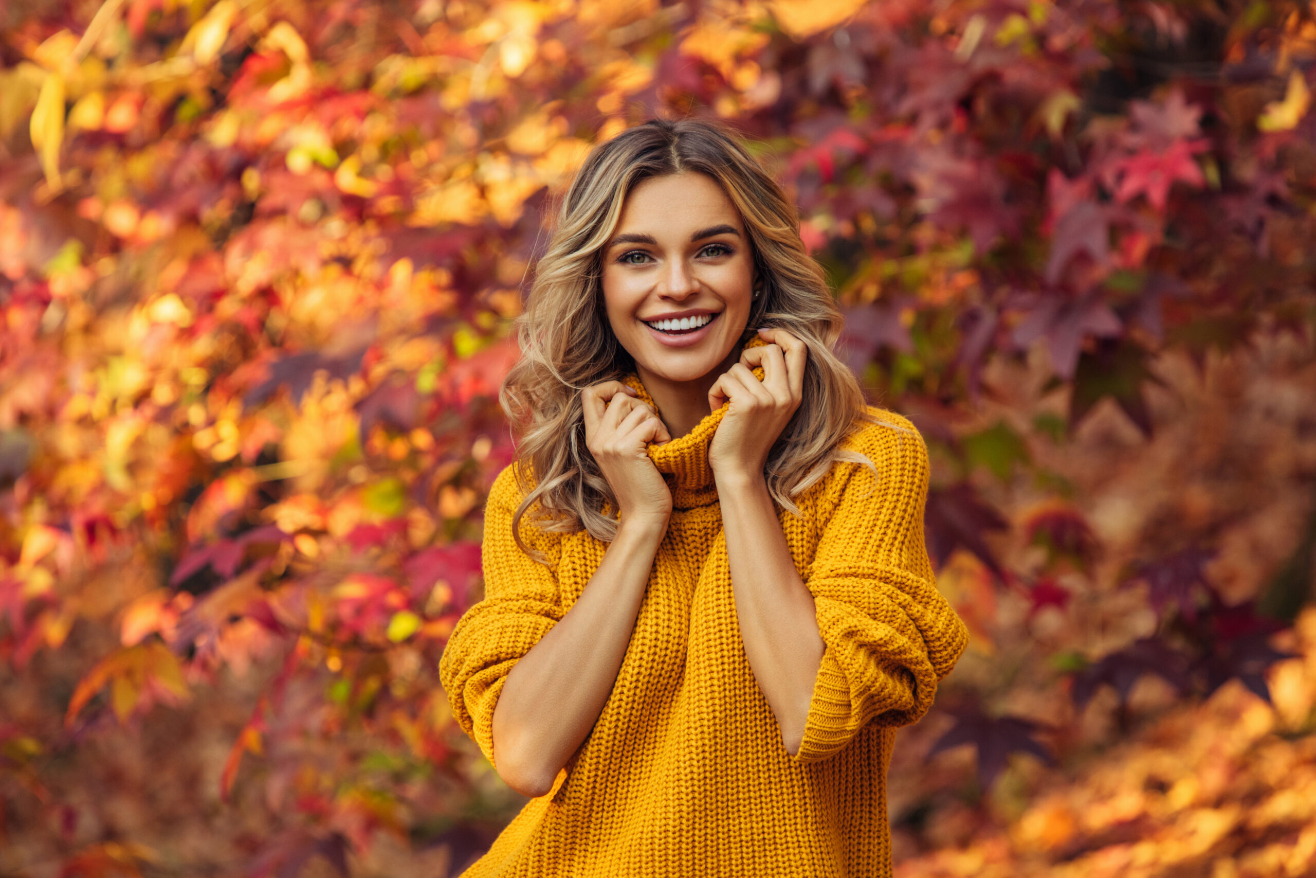 vrouw in herfstsfeer